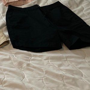 Old Navy Women's 5 inch Shorts - Black - Size 2